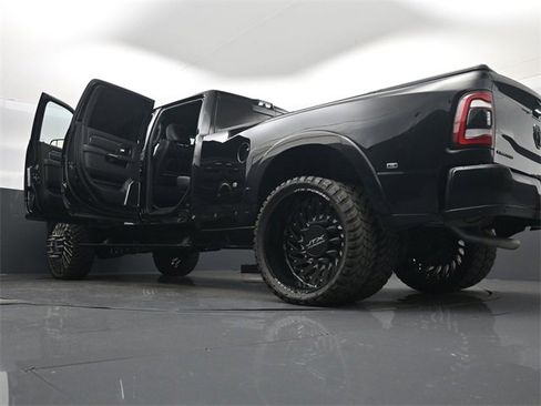 Used 2022 RAM 3500 Limited w/ Max Tow Package image 72