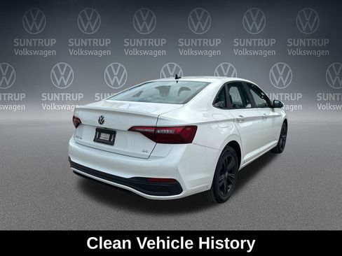 Used 2023 Volkswagen Jetta SE w/ Panoramic Sunroof Package FWD image 6