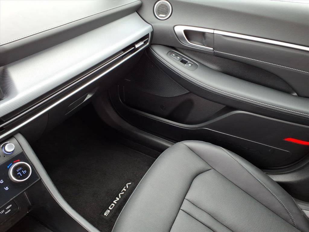 Used 2025 Hyundai Sonata Limited FWD image 23