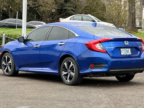 Used 2018 Honda Civic Touring image 6