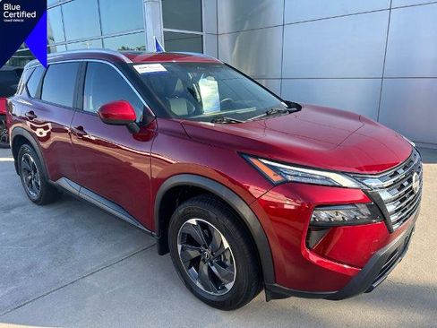 Used 2024 Nissan Rogue SV w/ SV Premium Package FWD image 1