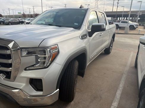 Used 2019 GMC Sierra 1500 SLE w/ SLE Value Package image 2