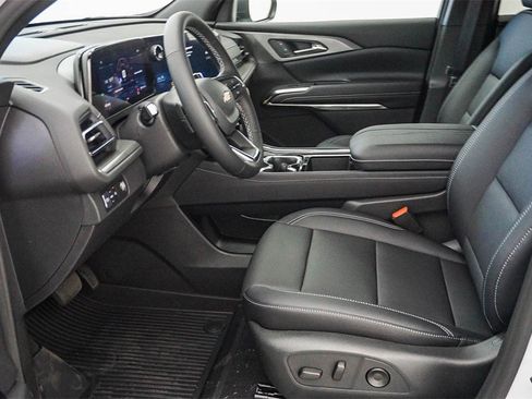 New 2026 Chevrolet Traverse LT w/ LPO, Floor Liner Package image 19