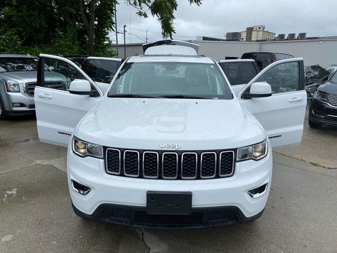 Used 2021 Jeep Grand Cherokee Laredo image 31