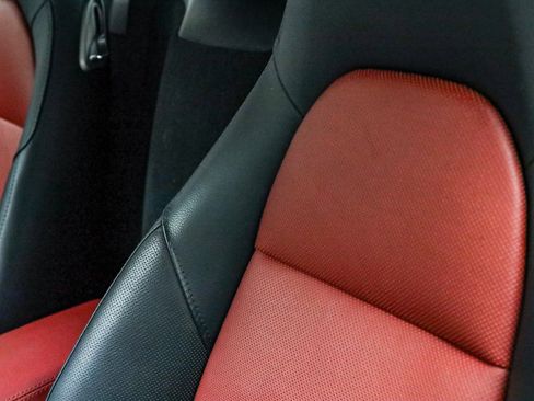 Used 2025 Porsche 718 Cayman image 19