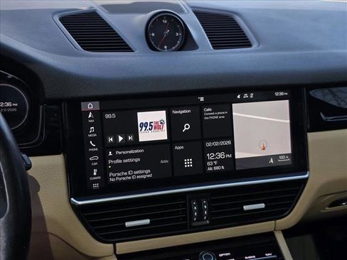 Used 2019 Porsche Cayenne w/ Premium Plus Package image 22