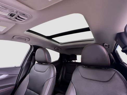 Used 2023 Chevrolet Bolt EUV Premier w/ Sun & Sound Package image 23