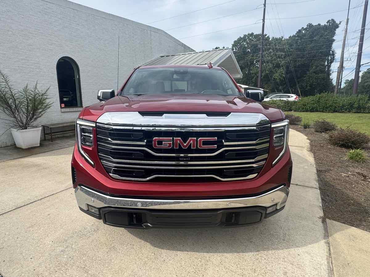 Used 2024 GMC Sierra 1500 SLT w/ SLT Premium Plus Package AWD/4WD image 3