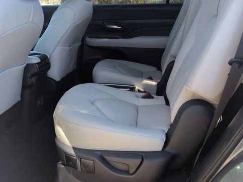 Certified 2026 Toyota Grand Highlander Platinum image 28