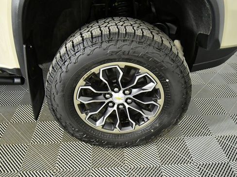 Used 2021 Chevrolet Colorado ZR2 image 17