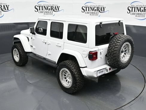 Used 2022 Jeep Wrangler Unlimited Sahara AWD/4WD image 22