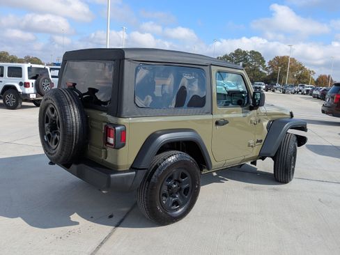 Used 2025 Jeep Wrangler Sport image 7
