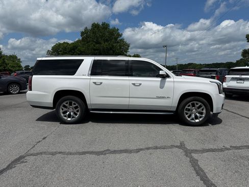 Used 2019 GMC Yukon XL SLT w/ Open Road Package AWD/4WD image 6