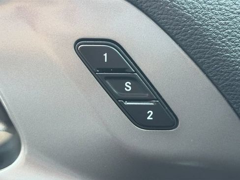 Used 2025 Chrysler Pacifica Select FWD image 50