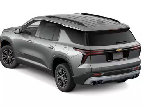 New 2026 Chevrolet Traverse LT w/ Driver Confidence Package AWD/4WD image 3
