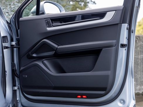 New 2026 Porsche Cayenne Coupe image 48