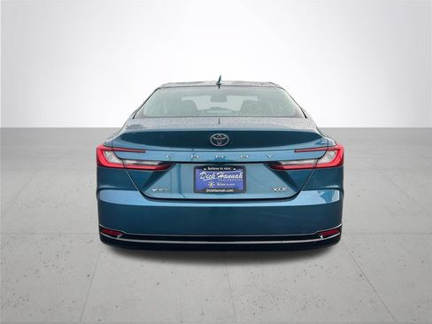 Used 2025 Toyota Camry XLE FWD image 8