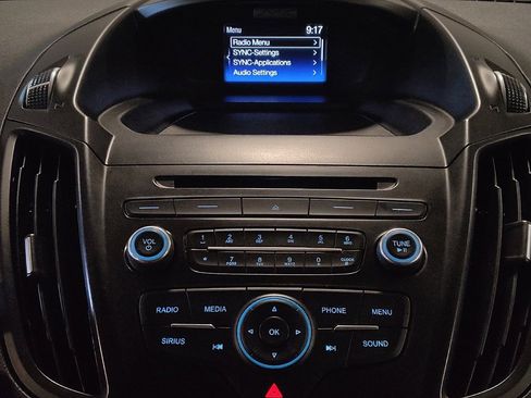 Used 2017 Ford Escape SE w/ SE Sport Appearance Package image 25