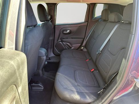 Used 2022 Jeep Renegade Latitude image 15