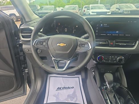Used 2026 Chevrolet TrailBlazer LT w/ LT Cold Weather Package AWD/4WD image 16