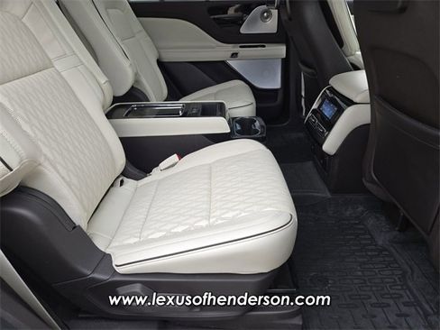 Used 2023 Lincoln Aviator Black Label w/ Jet Package image 17