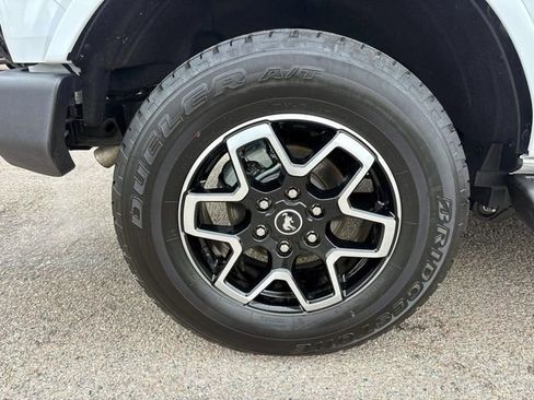 Used 2025 Ford Bronco Outer Banks image 32