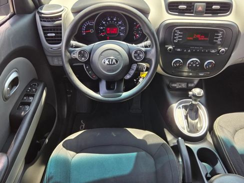 Used 2015 Kia Soul + FWD image 13