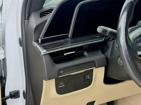 Used 2023 Cadillac Escalade Premium Luxury image 10