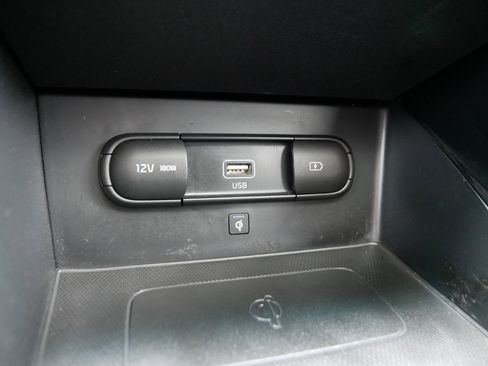 Certified 2022 Kia Niro Touring Special Edition image 33