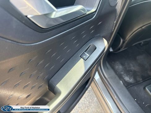 Used 2020 Ford Escape Titanium AWD/4WD image 28