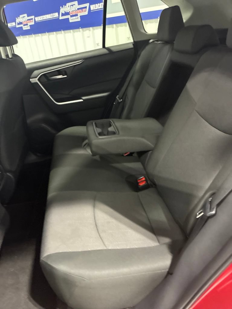 Used 2025 Toyota RAV4 XLE AWD/4WD image 30