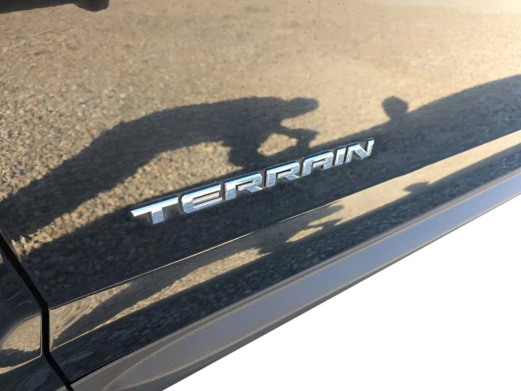 Used 2015 GMC Terrain SLT w/ Safety Package FWD image 11