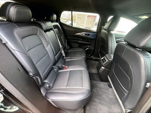 Used 2024 Chevrolet Equinox EV LT image 24