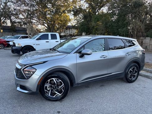 Used 2024 Kia Sportage LX image 3