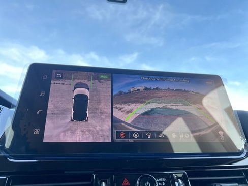 New 2026 Nissan Pathfinder Platinum image 8