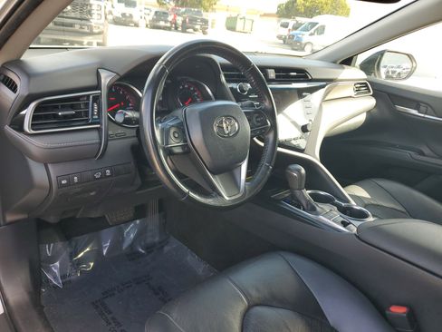 Used 2019 Toyota Camry XSE image 9