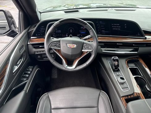 Certified 2024 Cadillac Escalade Premium Luxury w/ Performance Package AWD/4WD image 27
