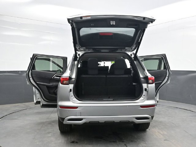 Used 2024 Mitsubishi Outlander SE AWD/4WD image 48