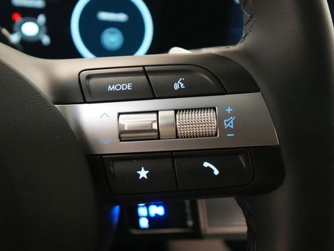 Used 2025 Hyundai Tucson Limited image 48