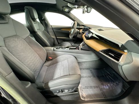 Used 2023 Audi e-tron GT Premium Plus image 26