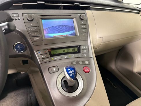 Used 2015 Toyota Prius Two FWD image 17