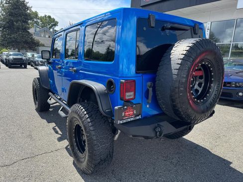 Used 2015 Jeep Wrangler Unlimited Sahara w/ Connectivity Group AWD/4WD image 20