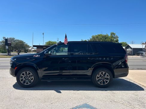 Used 2023 Chevrolet Tahoe Z71 w/ Luxury Package AWD/4WD image 6