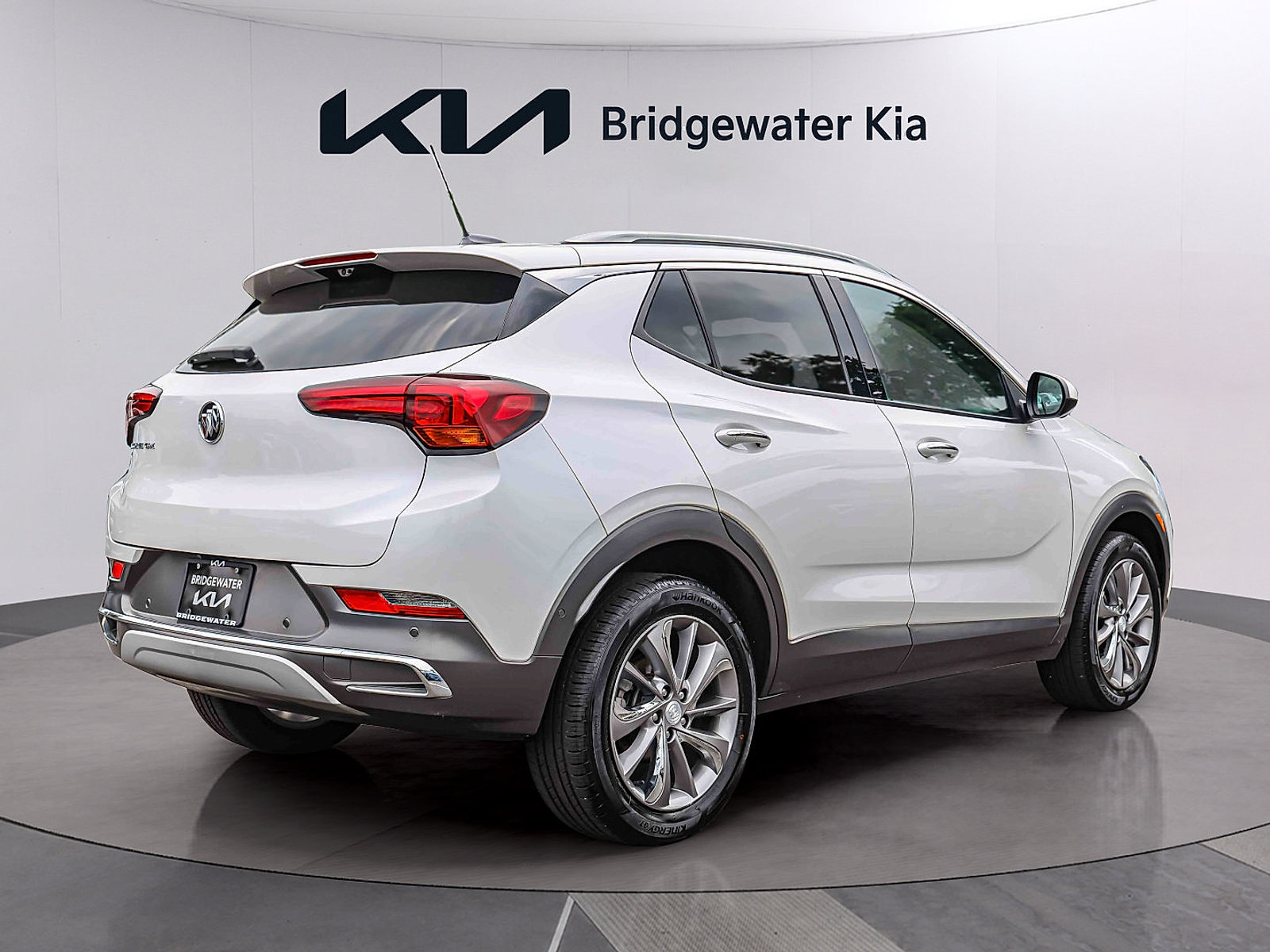 Used 2023 Buick Encore GX Essence w/ Advanced Technology Package AWD/4WD image 6