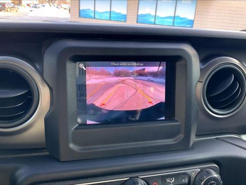 Used 2023 Jeep Gladiator Sport image 19