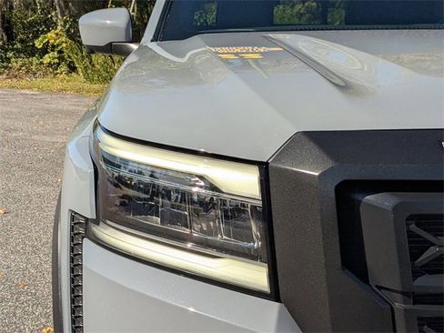 Used 2022 Nissan Frontier PRO-4X w/ Pro-4X Premium Package image 9