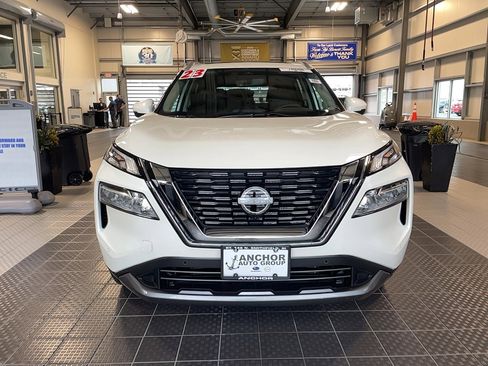 Used 2023 Nissan Rogue SL w/ SL Premium Package image 2