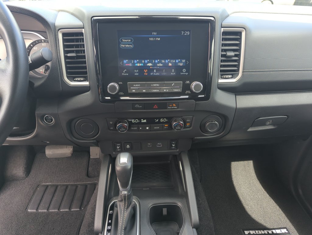 Used 2024 Nissan Frontier SV RWD image 25