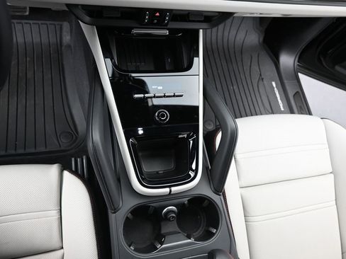 New 2025 Porsche Cayenne GTS image 26