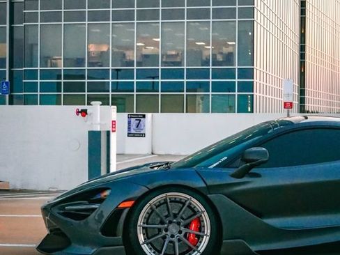 Used 2019 McLaren 720S Performance RWD image 13